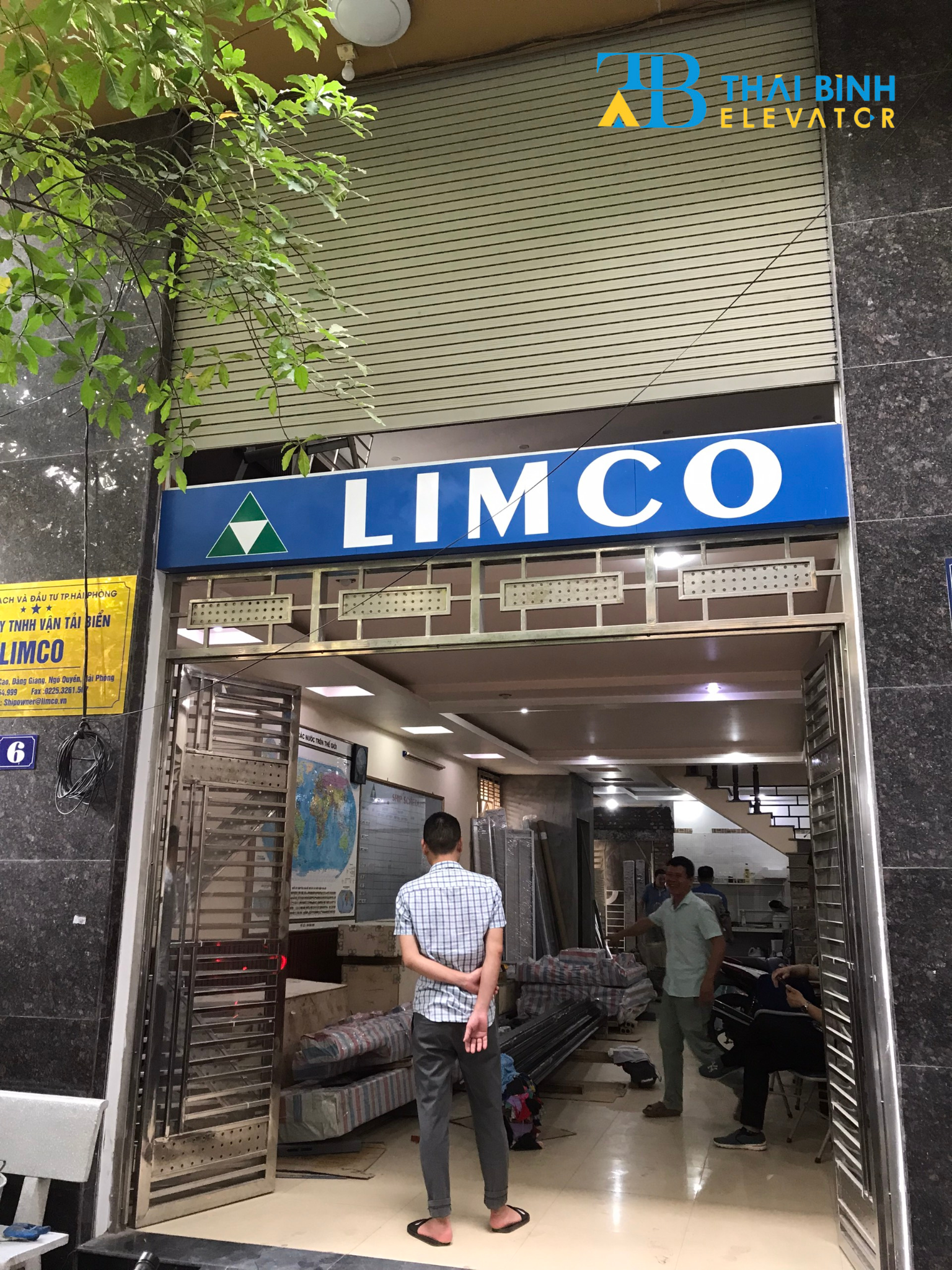 Vận chuyển linh kiện thang máy về công trình tại Văn Cao