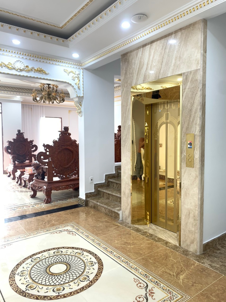 Công ty lắp đặt thang máy gia đình tại Hà Nội uy tín
