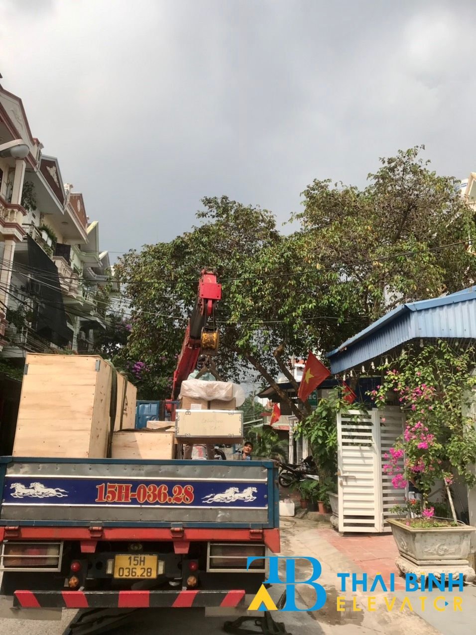 Vận chuyển lắp đặt thang máy tại đường Nguyễn Văn Hới Cát Bi