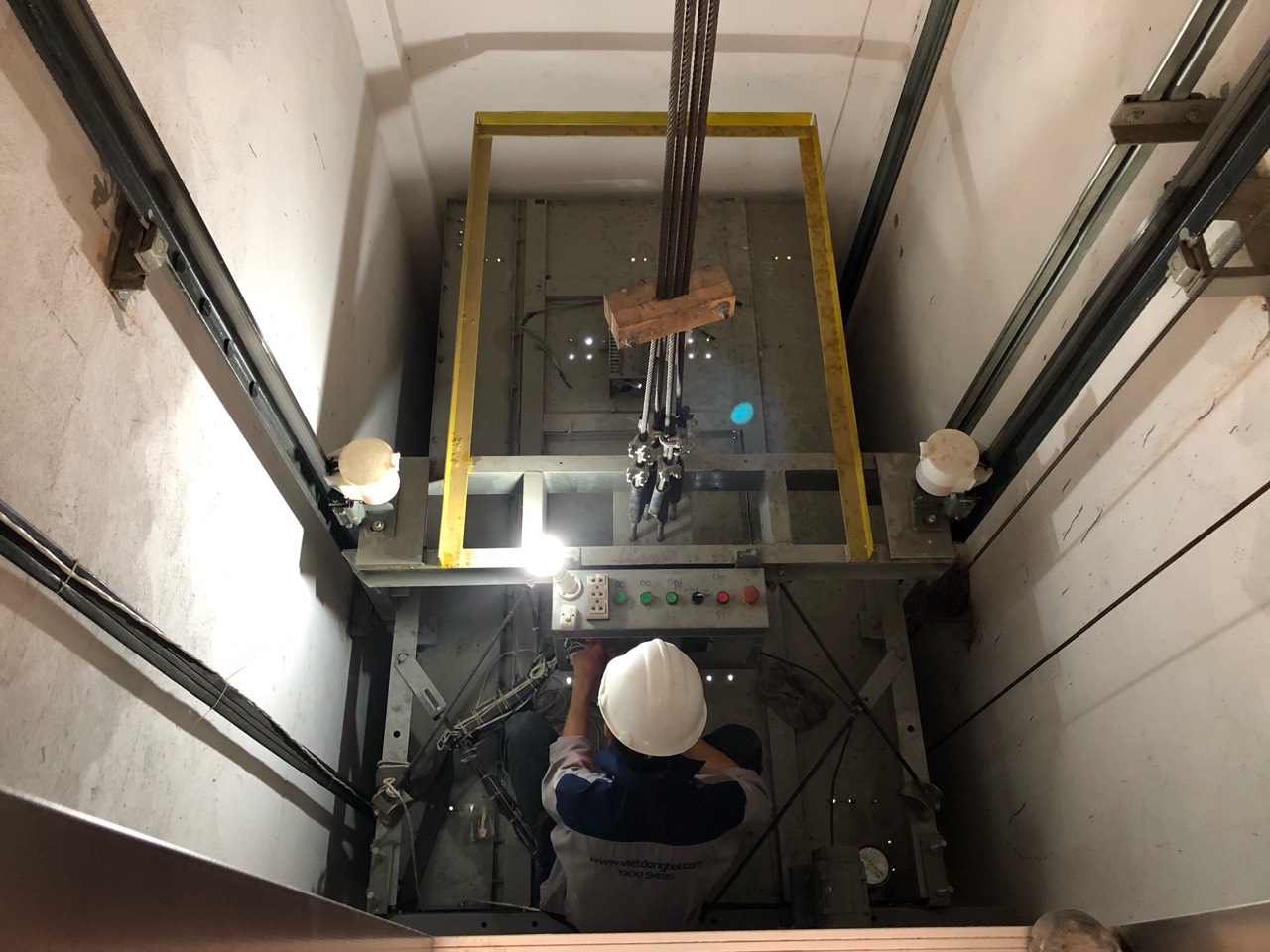 Dịch vụ sửa chữa thang máy tại Sơn La