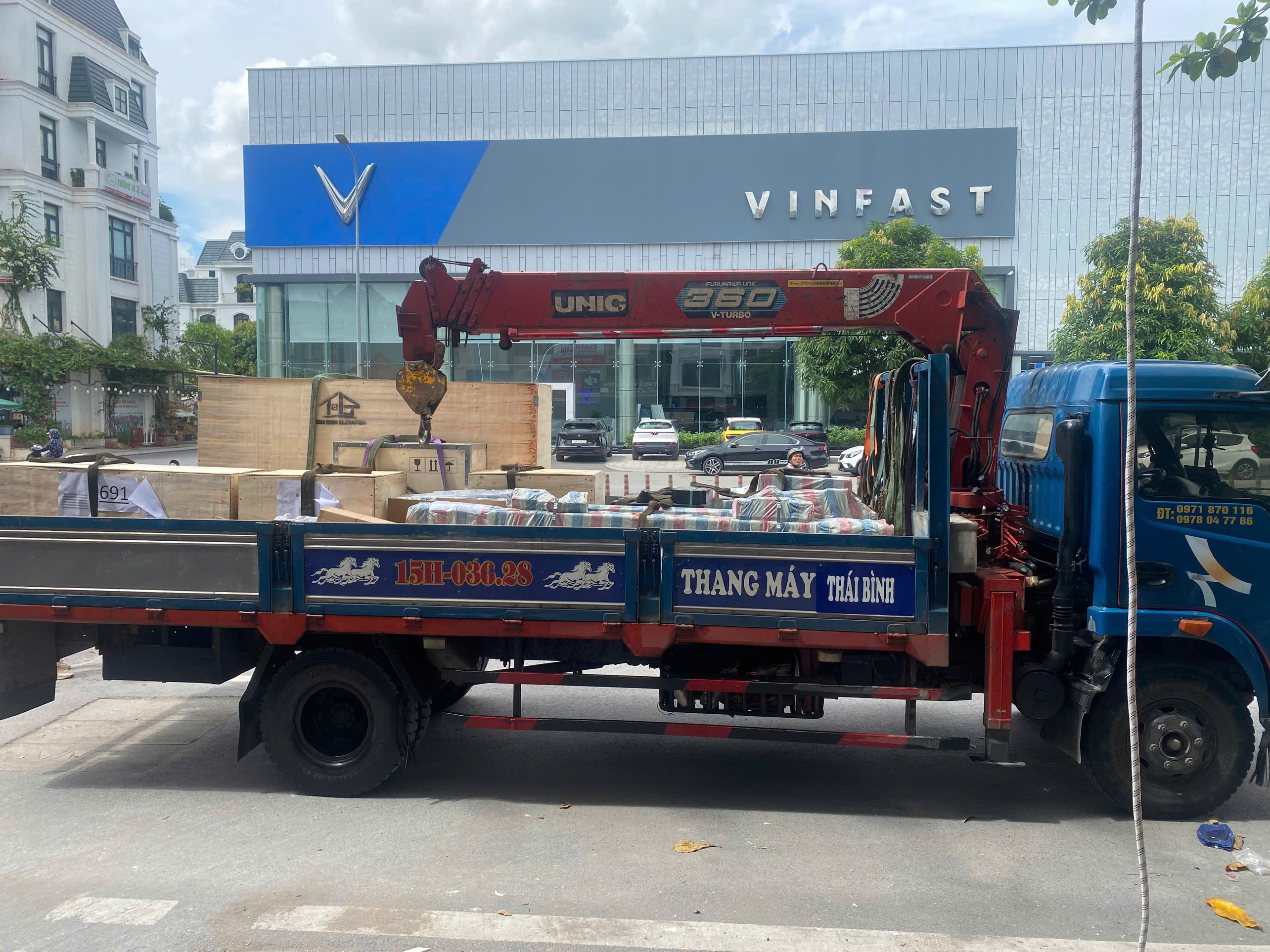 Lắp đặt thang máy kính nhà anh Long Thượng Lý, Hồng Bàng