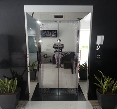 Cửa tầng 18