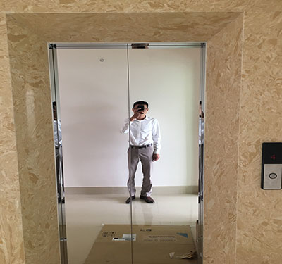 Cửa tâng 06