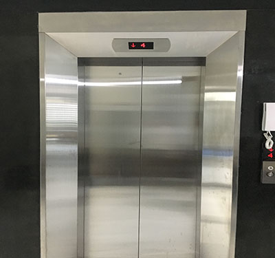 Cửa tầng 23