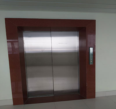 Cửa tầng 43